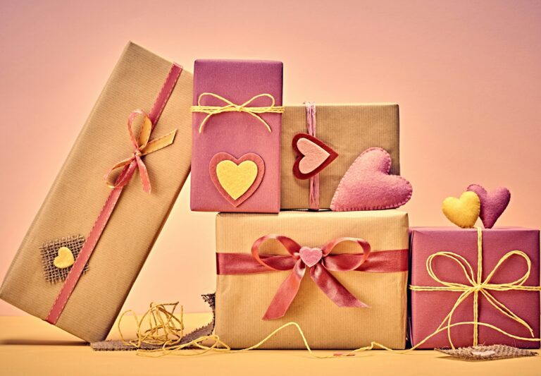 Love hearts, Valentines Day. Handcraft gift boxes